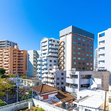 Mr. Kinjo in Matsuo Lejlighedshotel Naha Eksteriør billede